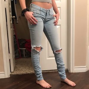 Light wash skinny jeans